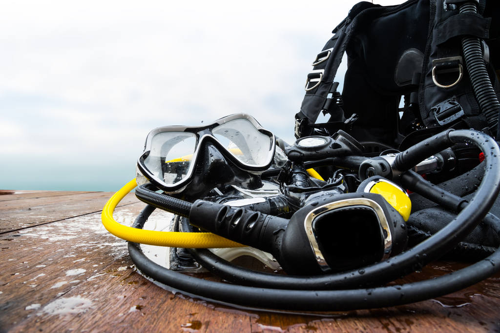 10 Simple Tips to Save Money on SCUBA Gear Scubagear